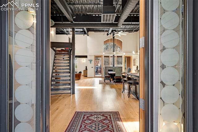 906 Manitou Avenue 202