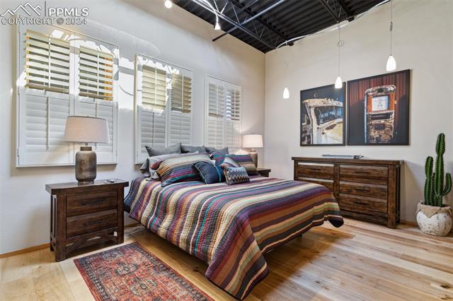 906 Manitou Avenue 202