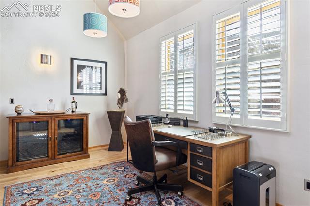 906 Manitou Avenue 202