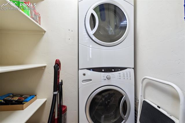 906 Manitou Avenue 202