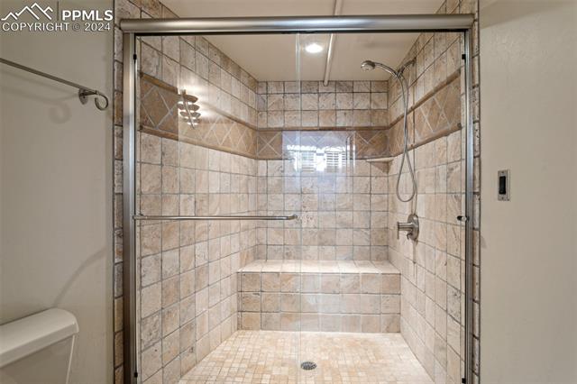 906 Manitou Avenue 202