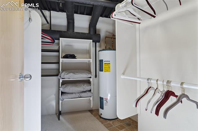 906 Manitou Avenue 202