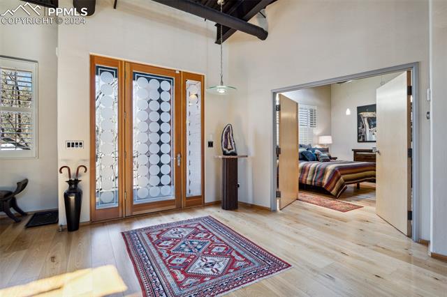 906 Manitou Avenue 202