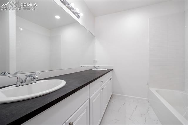 3547 E Uintah Street Unit: 3607
