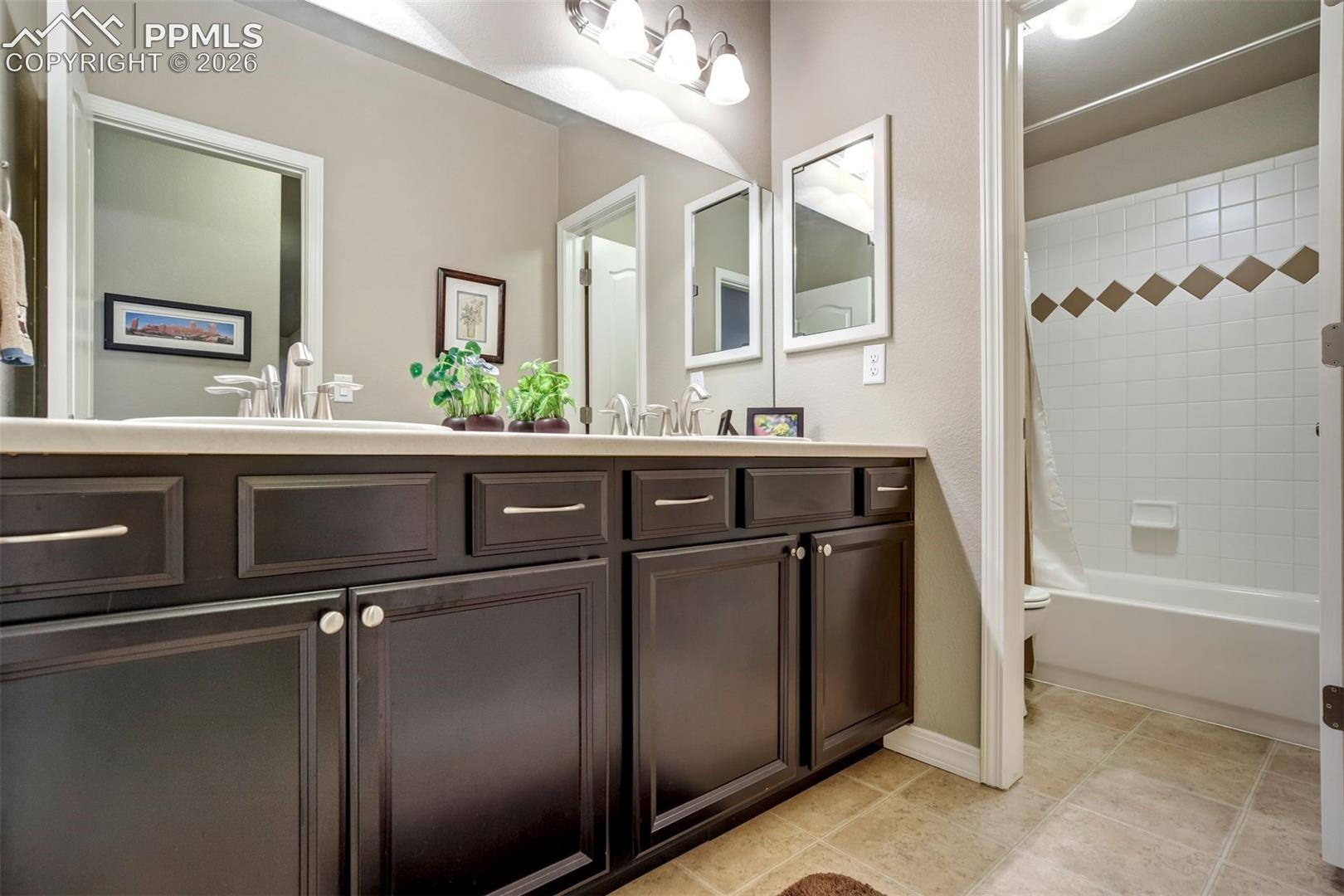 11394 Lobo Peak Drive