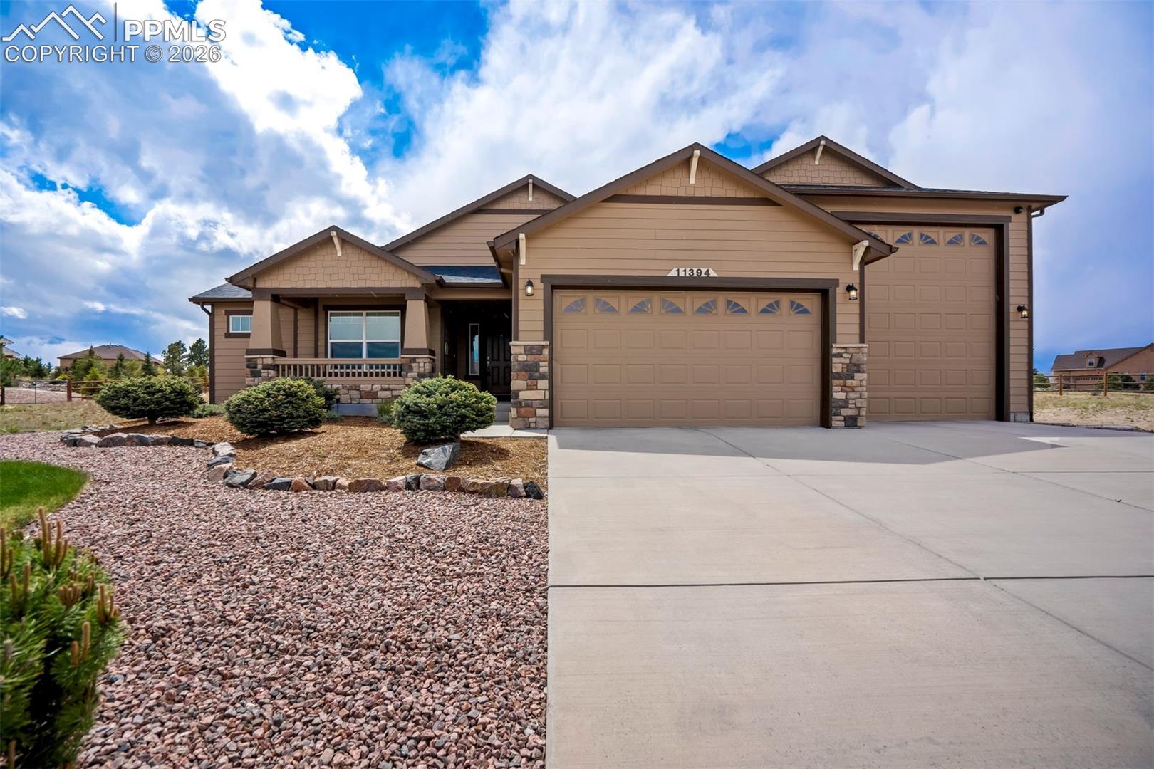 11394 Lobo Peak Drive