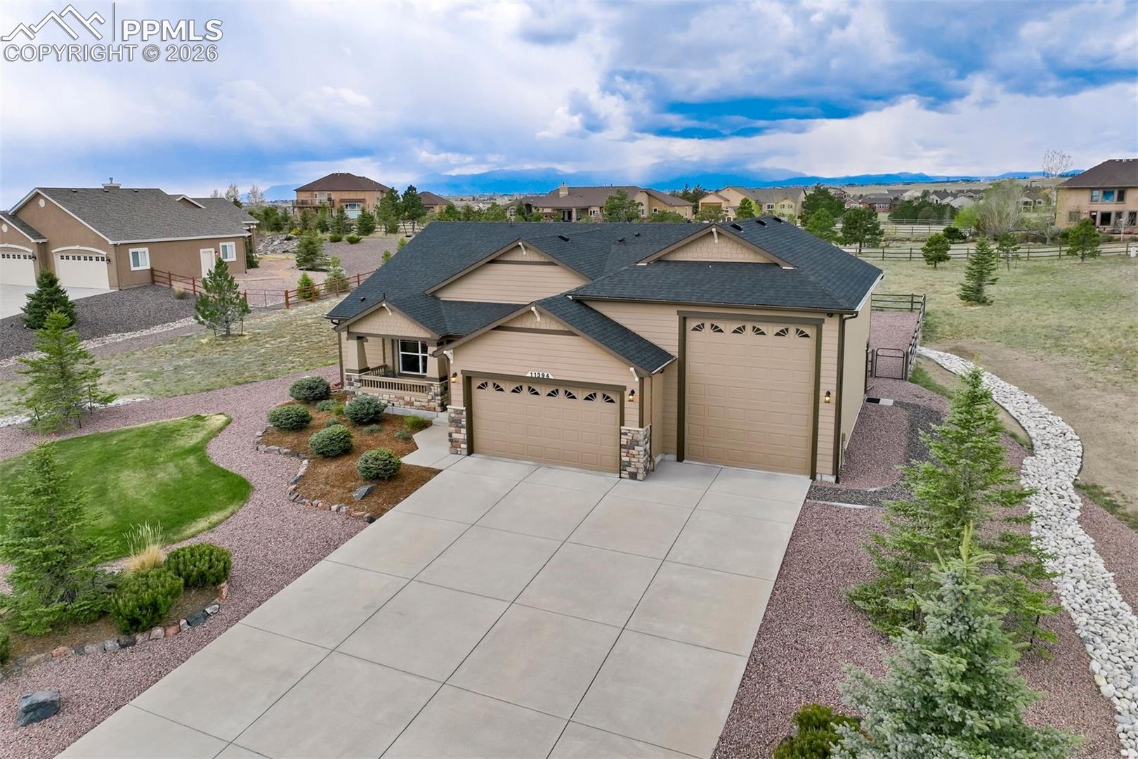 11394 Lobo Peak Drive