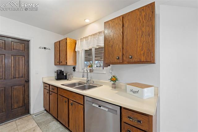 1373 Southmoor Drive