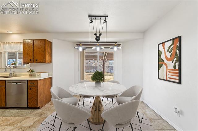 1373 Southmoor Drive