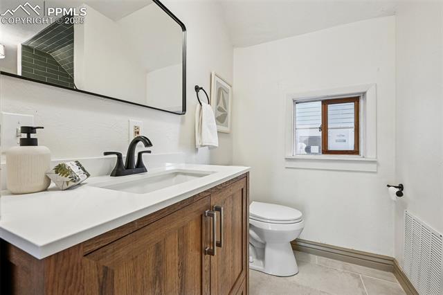 2121 W Pikes Peak Avenue