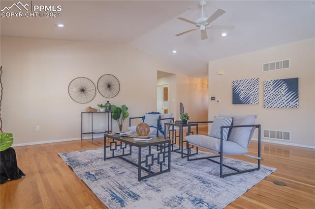 514 S Hahns Peak Avenue