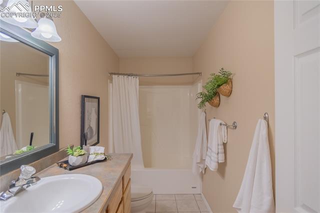 514 S Hahns Peak Avenue