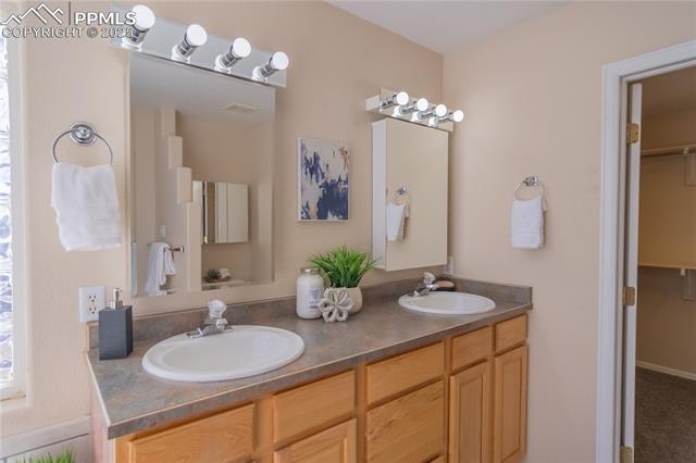 514 S Hahns Peak Avenue