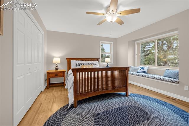 4961 Cliff Point Circle