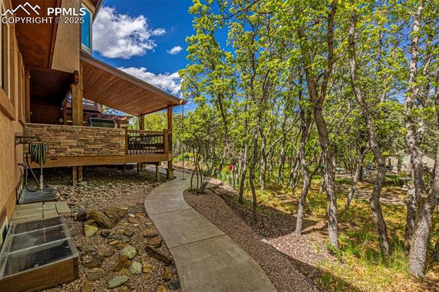 4961 Cliff Point Circle