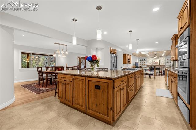 4961 Cliff Point Circle