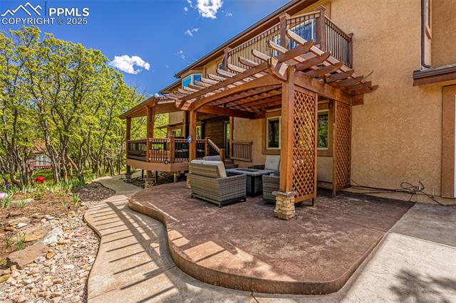 4961 Cliff Point Circle