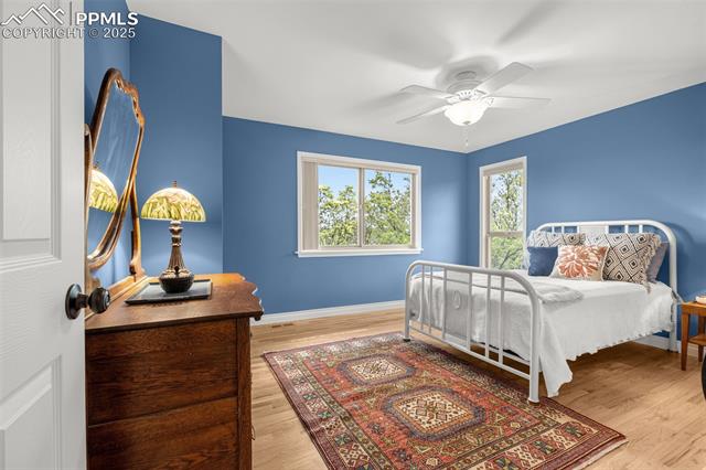 4961 Cliff Point Circle