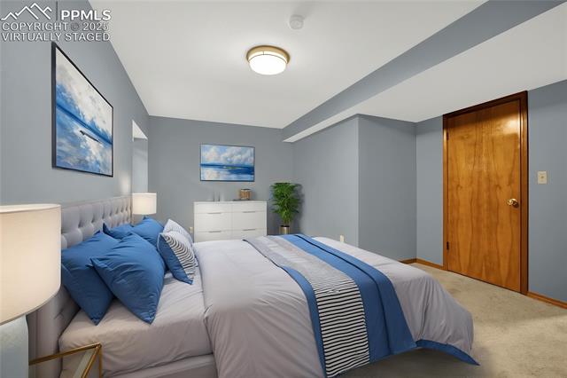 4961 Cliff Point Circle