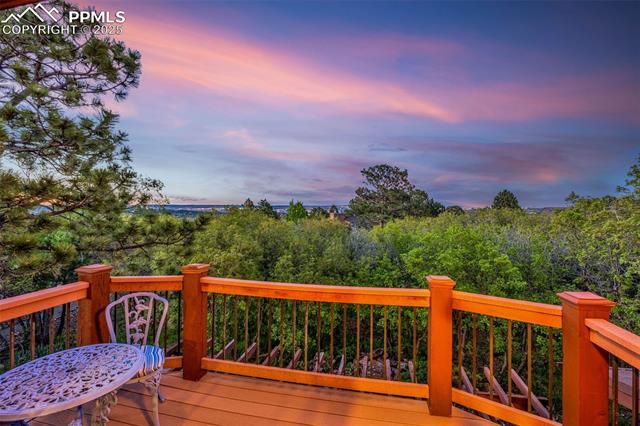 4961 Cliff Point Circle