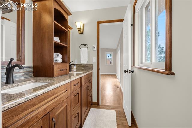 4961 Cliff Point Circle