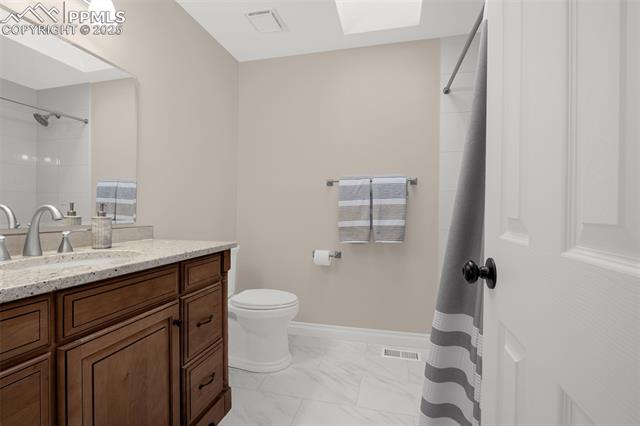 4961 Cliff Point Circle