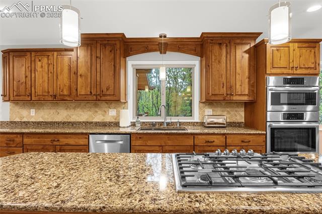 4961 Cliff Point Circle