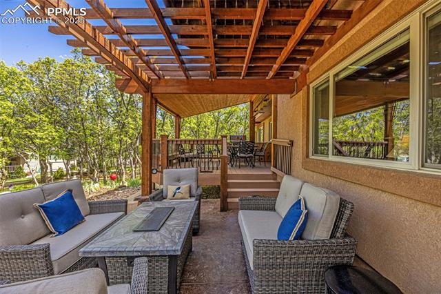 4961 Cliff Point Circle