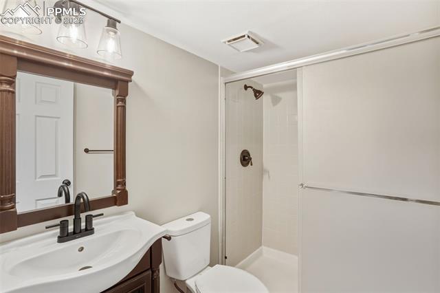 8735 CHAPEL SQUARE Court