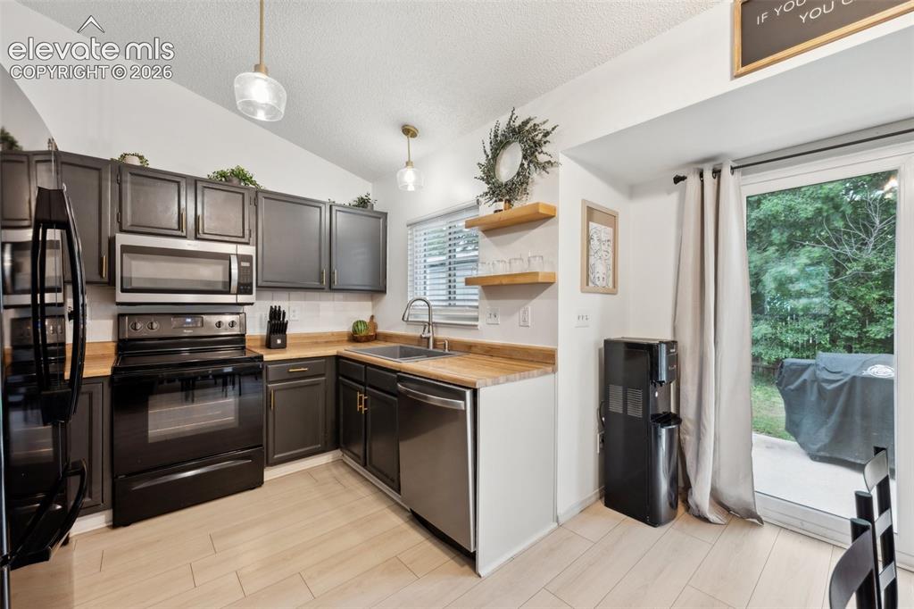 3335 Galleria Terrace