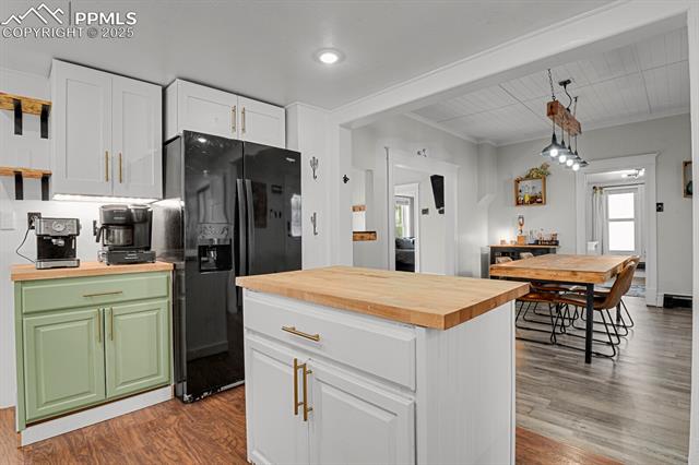 2574 Mount Vernon Street