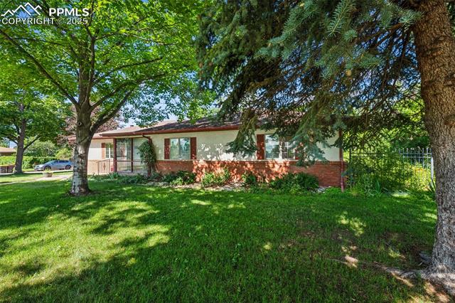 2204 N Cascade Avenue