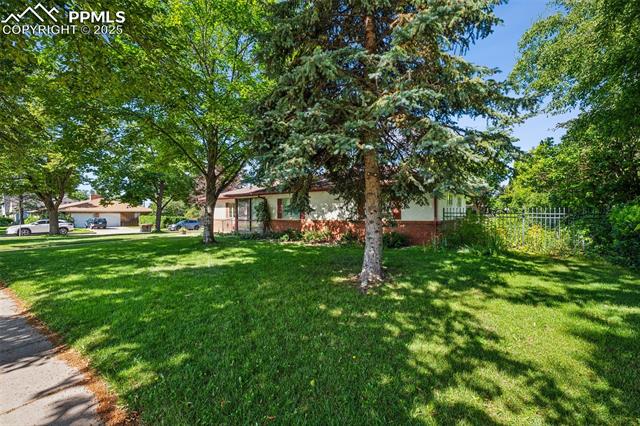 2204 N Cascade Avenue