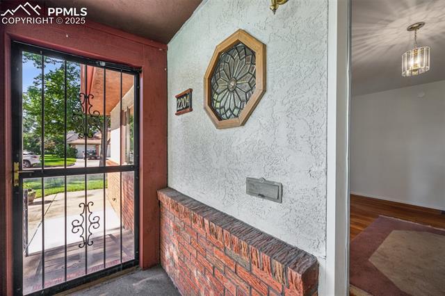 2204 N Cascade Avenue