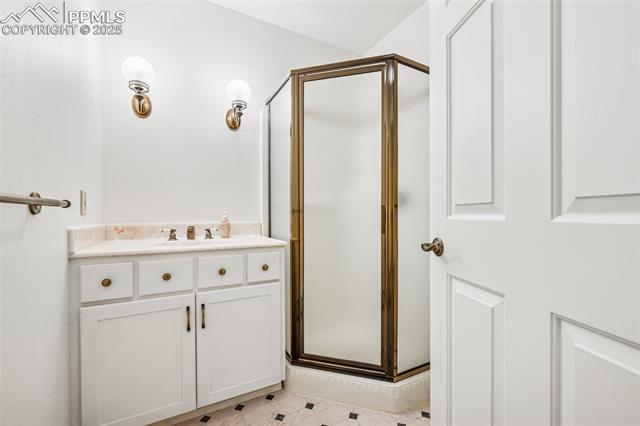 2204 N Cascade Avenue