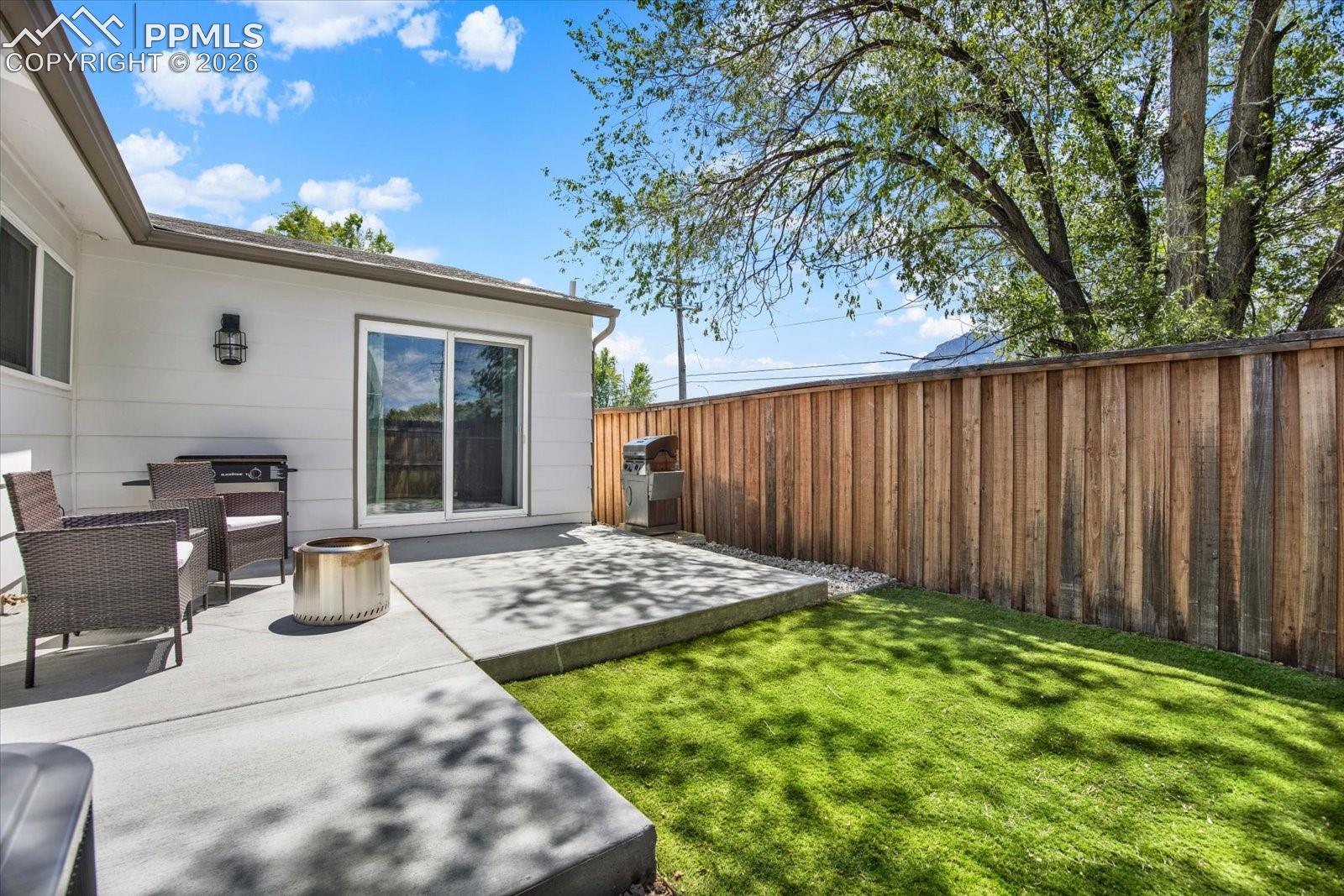 610 E San Gabriel Place