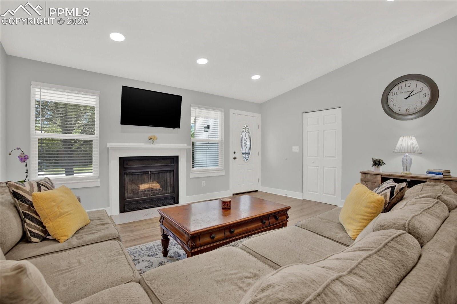 610 E San Gabriel Place