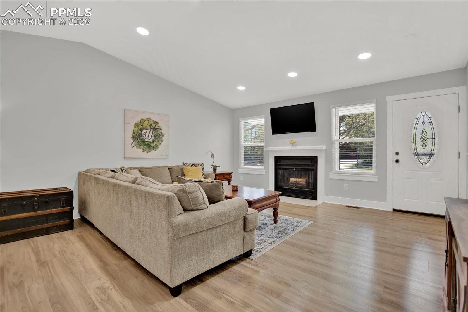610 E San Gabriel Place
