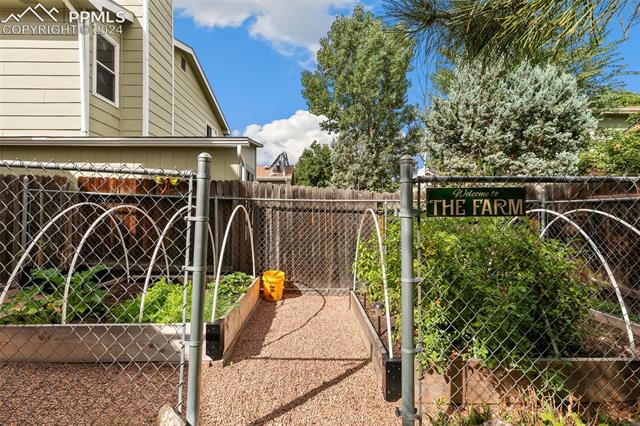 1492 4th Street