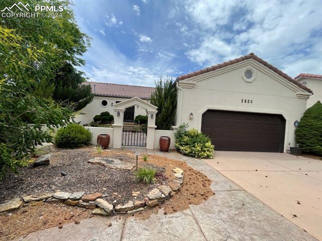 2820 Country Club Circle