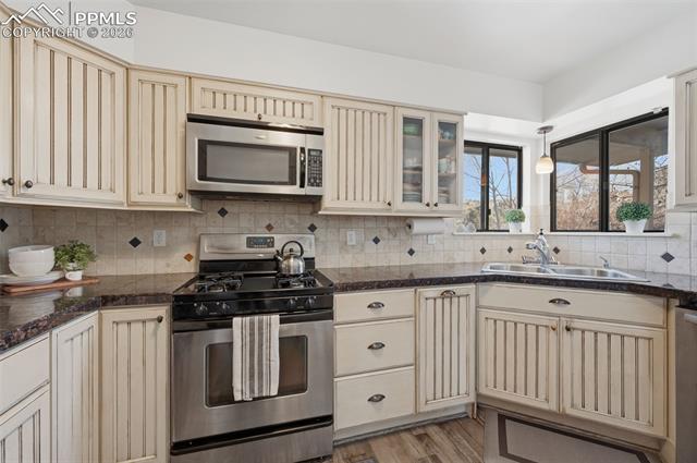 5216 Pony Creek Circle