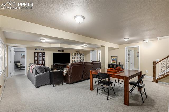 2062 London Carriage Grove