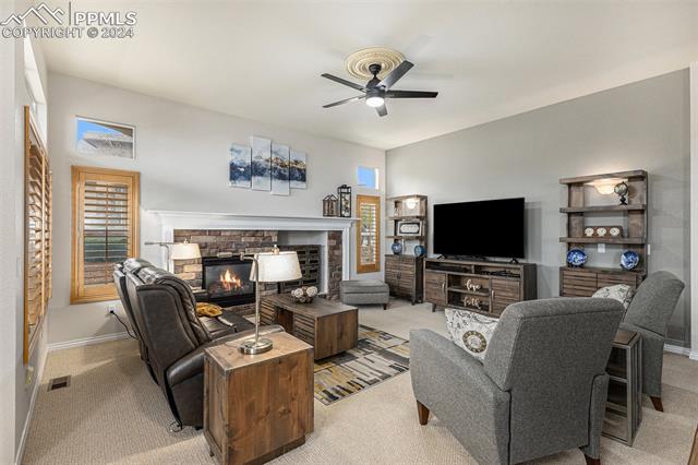 2062 London Carriage Grove