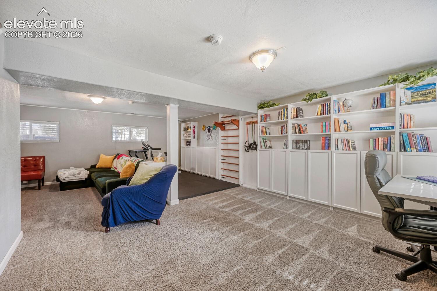 1005 W Browning Avenue