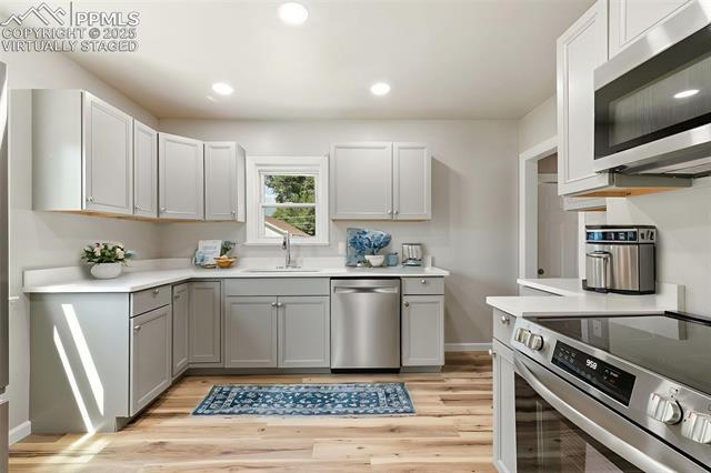 906 S Institute Street