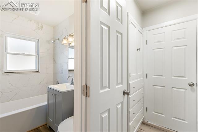 906 S Institute Street