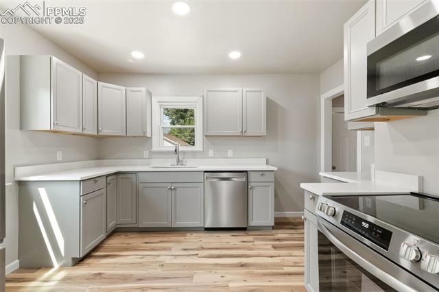 906 S Institute Street