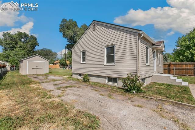 906 S Institute Street