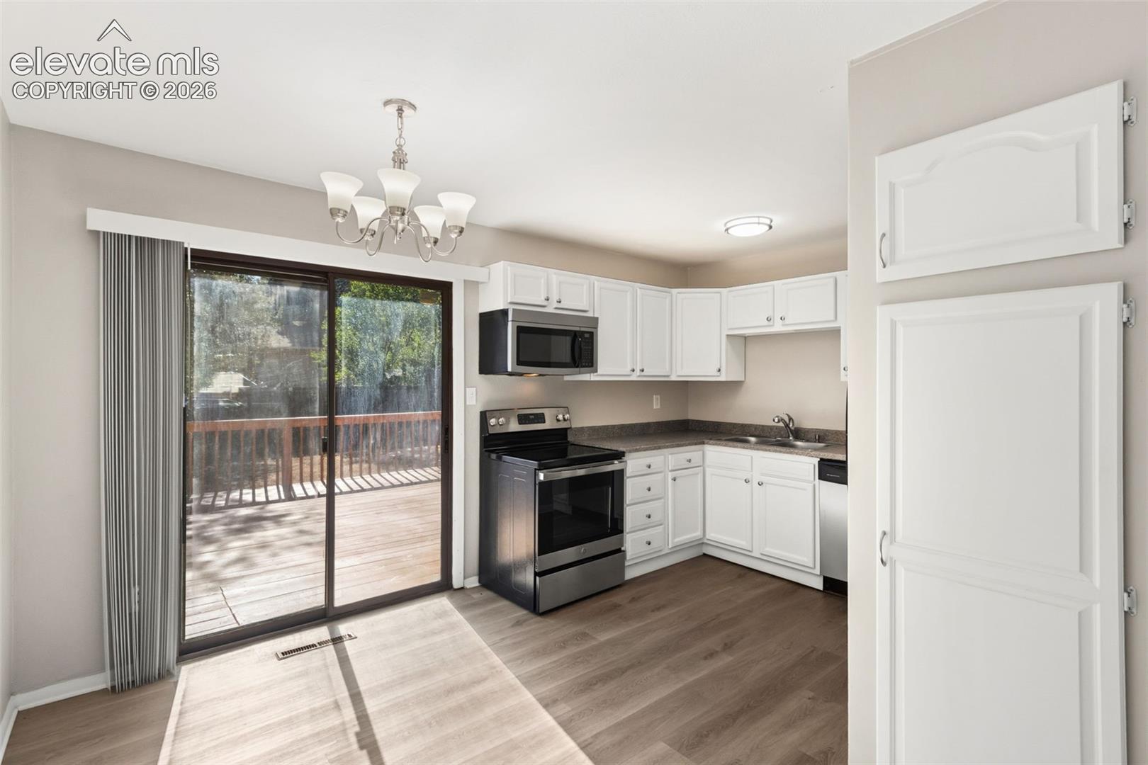 2429 W Anjelina Circle