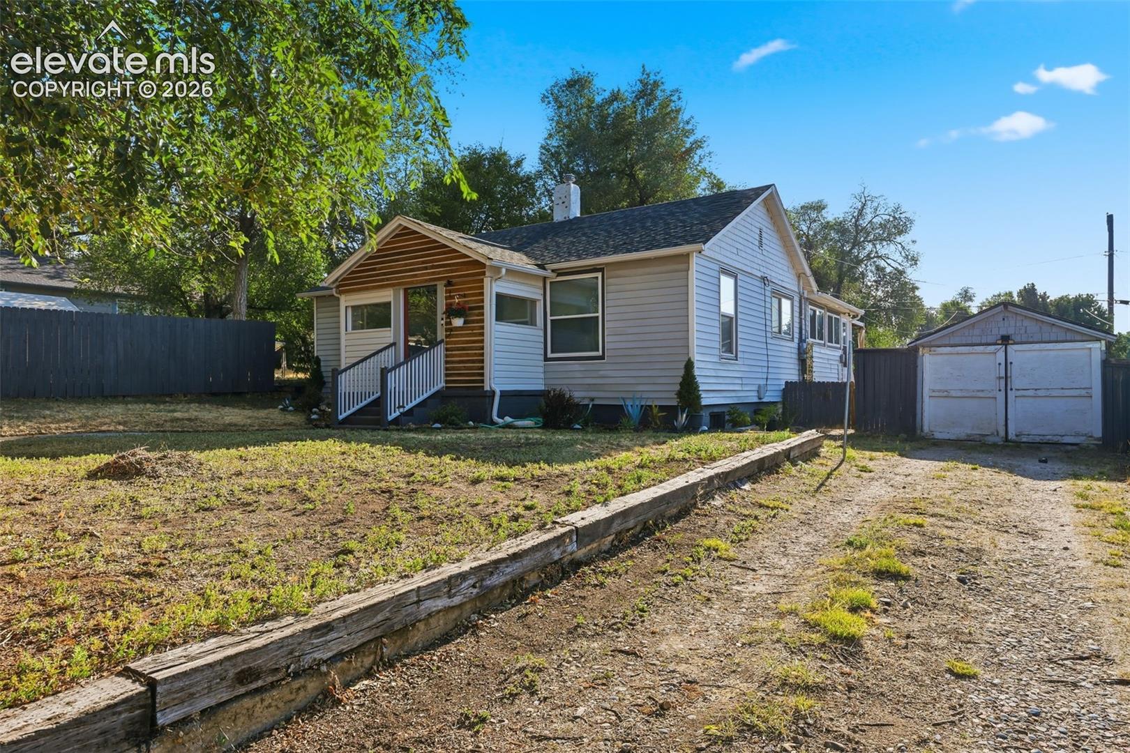 1017 Prairie Road
